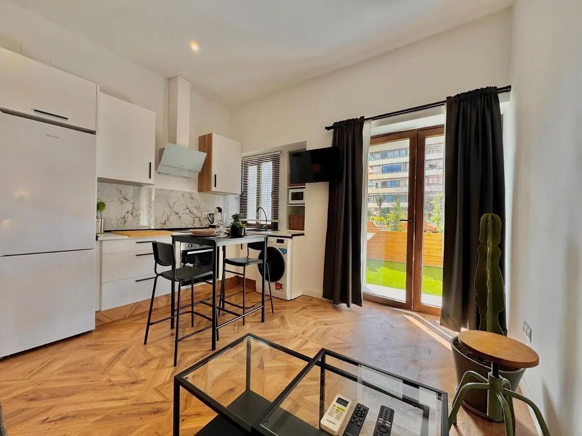 Lafrenchtouch - Centrico Estudio Con Piscinas Torremolinos Apartment